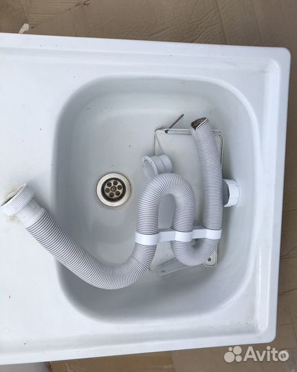 Раковина керамическая