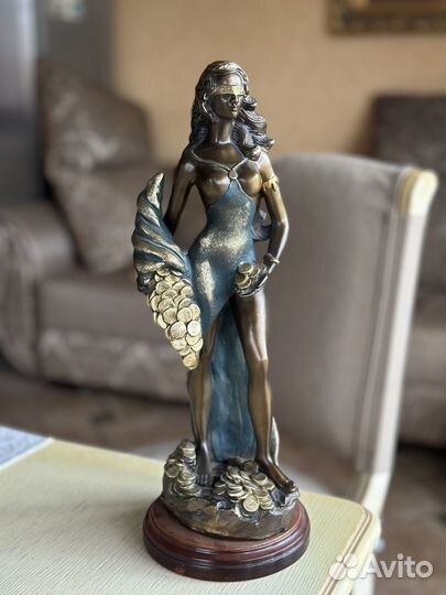 Статуэтка фортуна