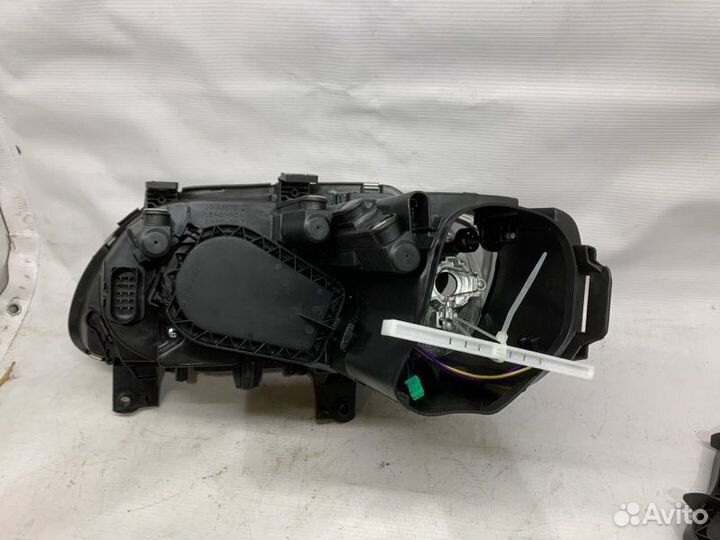 Фара Volkswagen Caddy 2004-2009