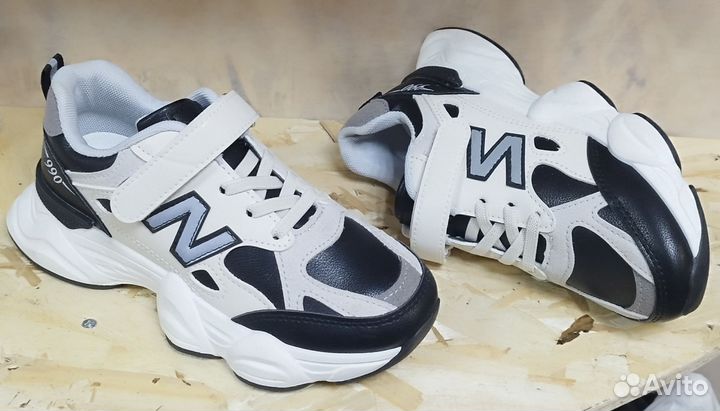 Кроссовки детские новые