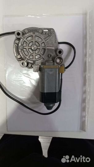 Моторчик стеклоподъемника левый на ауди а6 с4