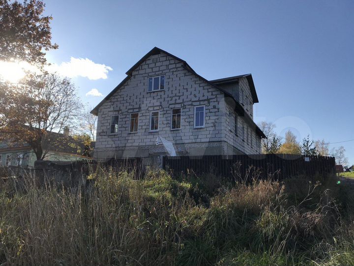 Дом 350 м² на участке 9 сот.