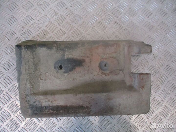 Шумоизоляция под кабиной renault 5010468430