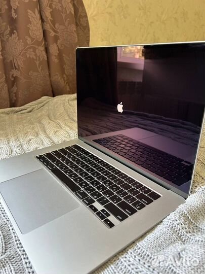 Продаю Apple MacBook 15