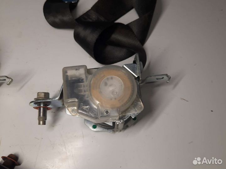 Ремень безопасности задний Хендай i30 1 FD