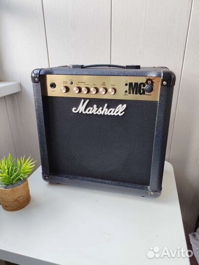 Гитарный комбоусилитель Marshall MG15
