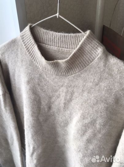 Свитер женский
