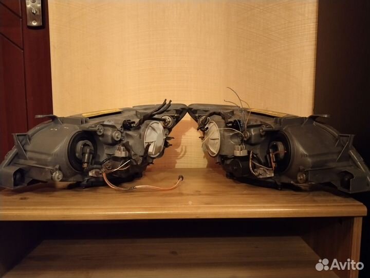Передние фары Toyota Altezza/Lexus is 200 ксенон
