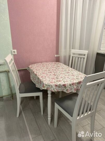 Кухонный стол