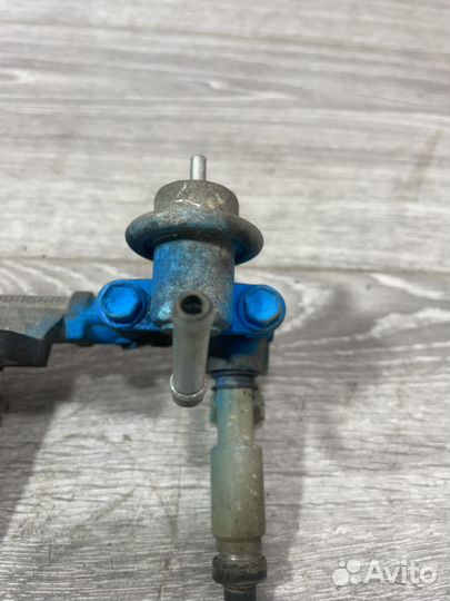 Топливная рампа с форсунками 4afe