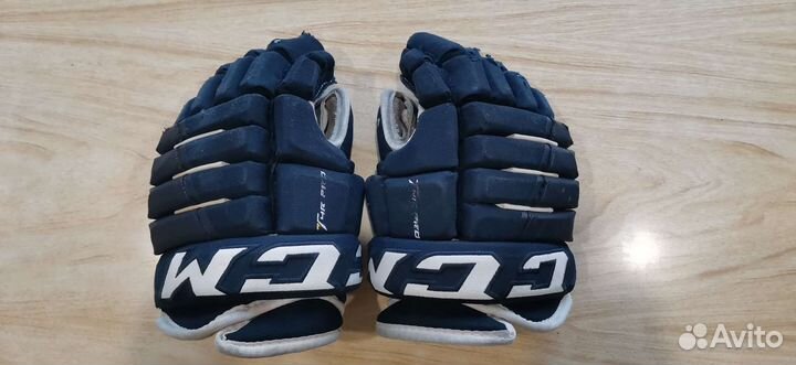 Краги хоккейные