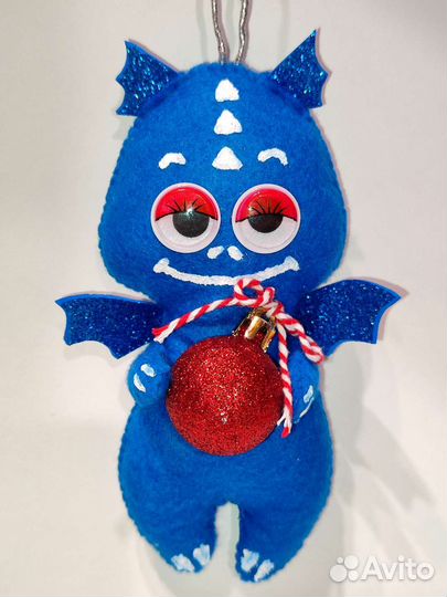 Новогодние игрушки