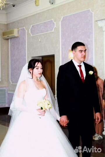 Свадебное платье