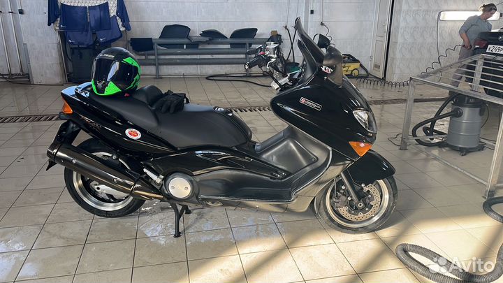 Yamaha T-Max 2