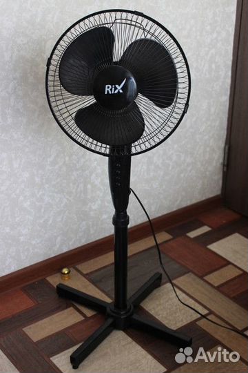 Напольный вентилятор Rix RSF-3000B (Черный)