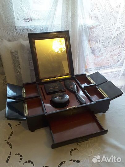 Старинная Шкатулка для украшений (чёрный лак)