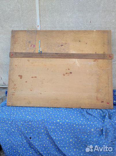 Чертежная доска с линейкой