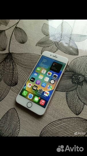iPhone 8 64 гб