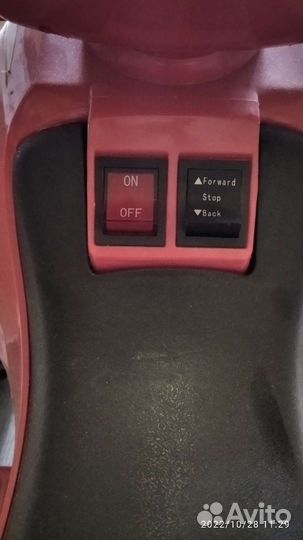 Детский квадроцикл на аккумуляторе