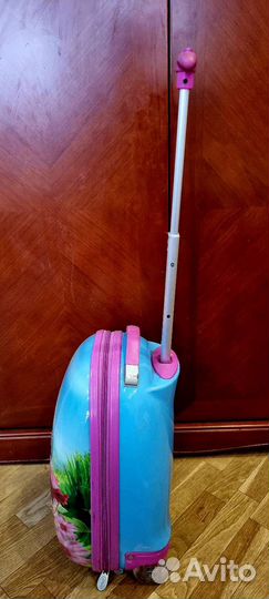 Детский чемодан на колесиках
