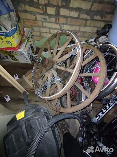 Люстра Колёса от телеги. Старинные, деревянные