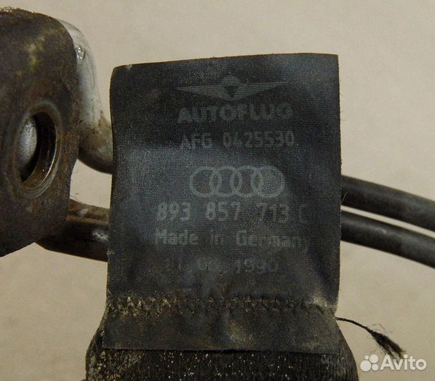 Ремень безопасности задний центральный Audi 80 B3