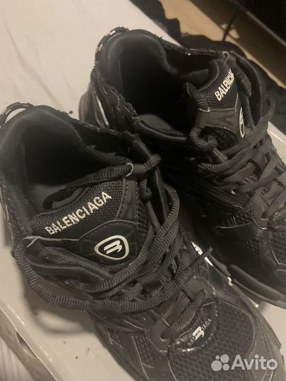 Balenciaga runner black