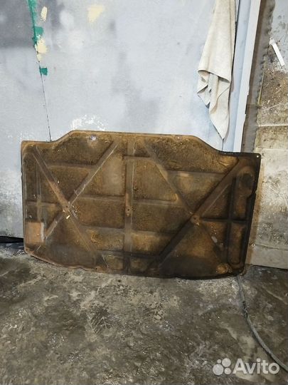 Зашита шумоизоляция под капота на Ланд Крузер