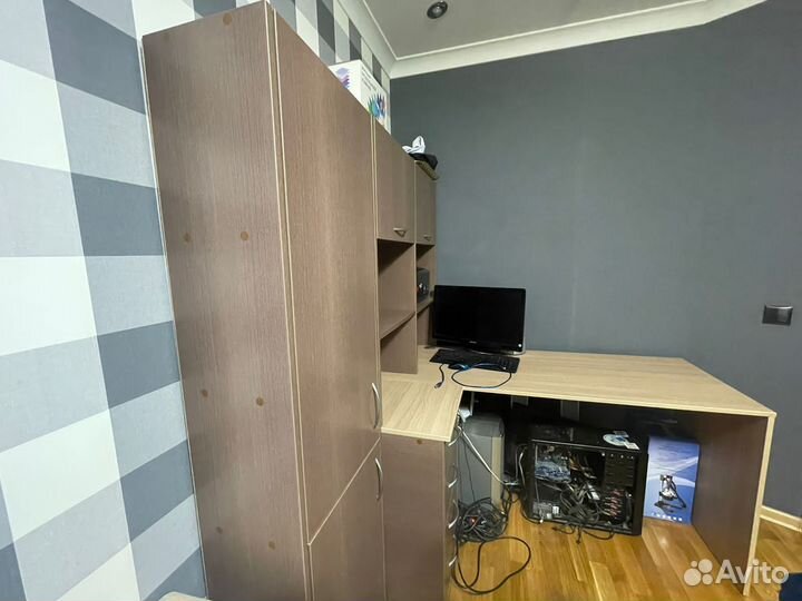 Рабочий письменный, Компьютерный стол