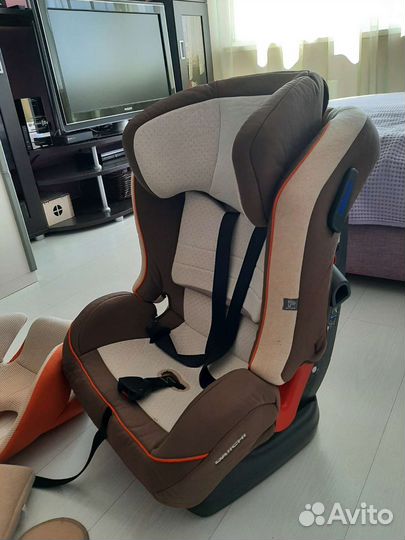 Автомобильное детское кресло