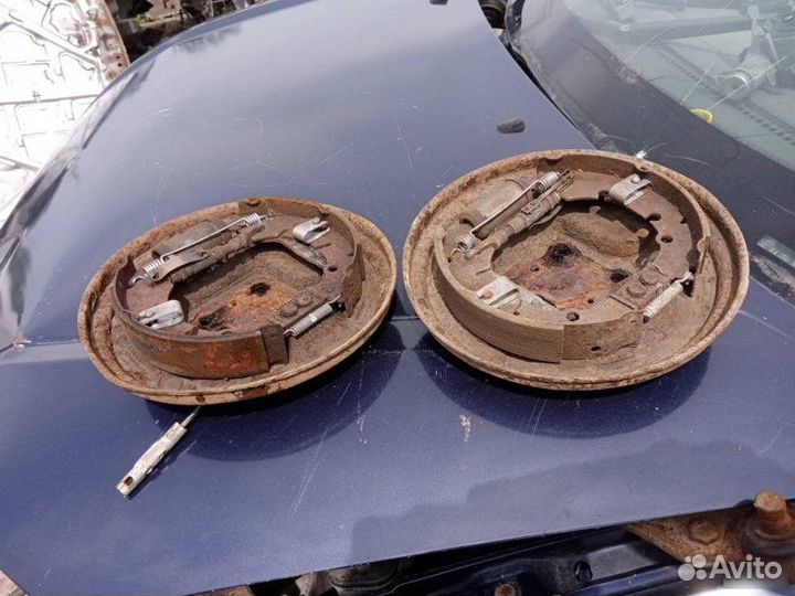 Щит опорный задний Ford Fusion 2005