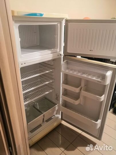 Холодильник stinol