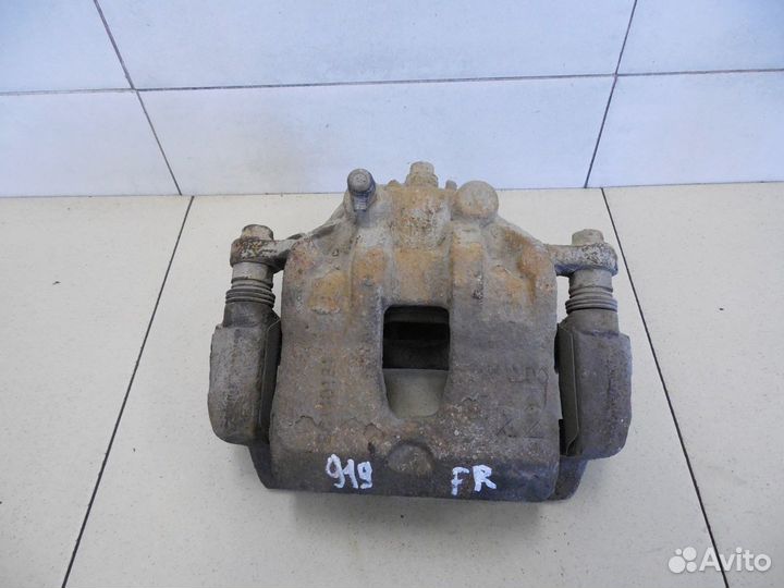 Суппорт передний правый Solaris 2010-2017