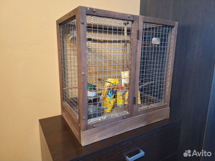 Клетка для птиц из дерева