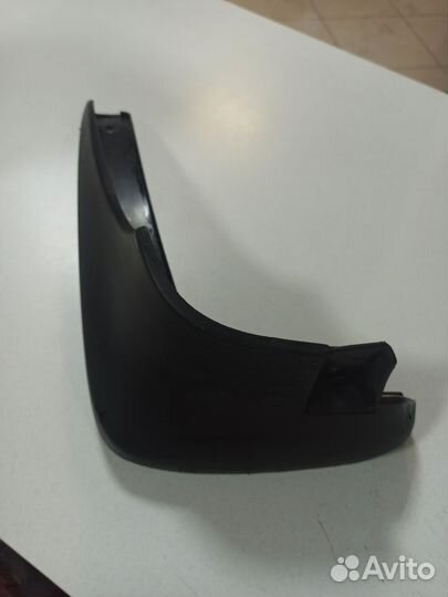 Брызговик задний правый ix35 tucson