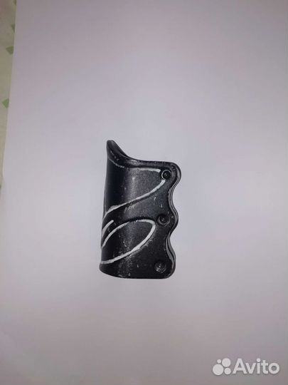 Зажим для трюкового самоката