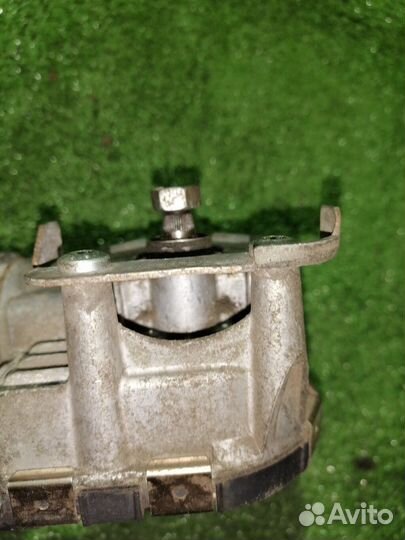 Моторчик стеклоочистителя передний Volkswagen Golf