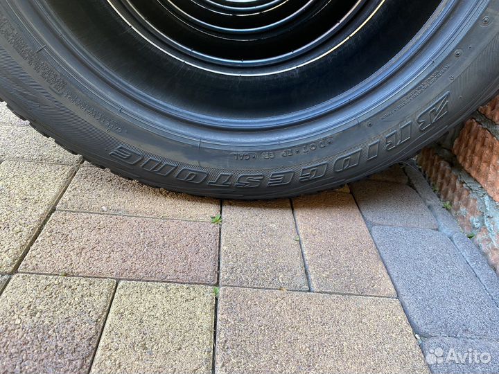 Bridgestone Blizzak DM-V1 215/60 R17