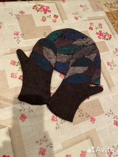 Варежки и перчатки, шапка валеные ручной работы