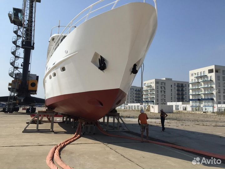 Яхта экспедиционная