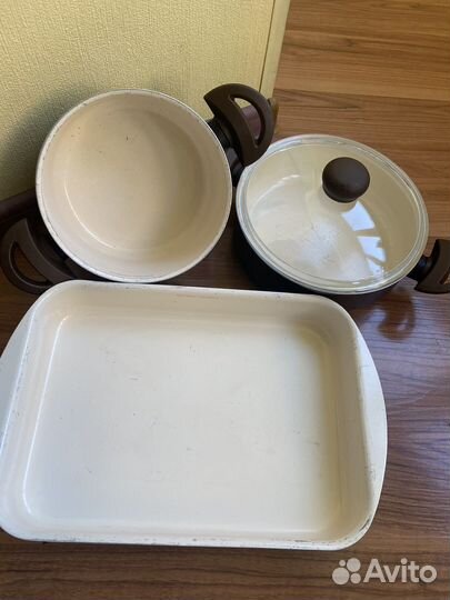 Эмалированные кастрюля, сотейник и жаровня