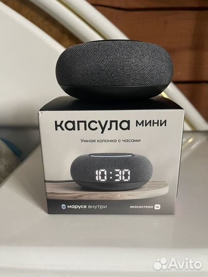 Умная колонка с часами