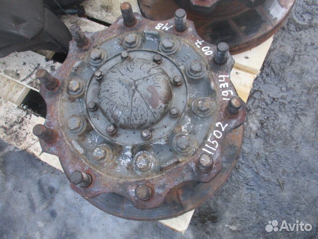 Ступица передняя под дисковый тормоз Mercedes-Benz