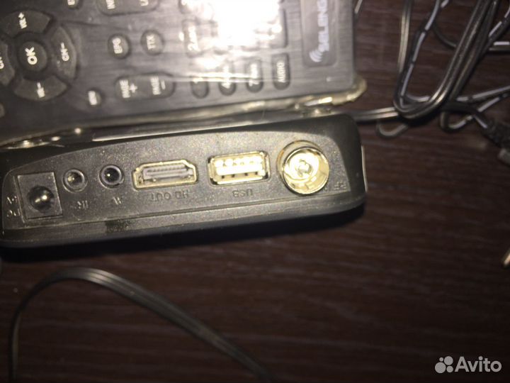 Цифровая тв приставка 20 каналов selenga T20DI