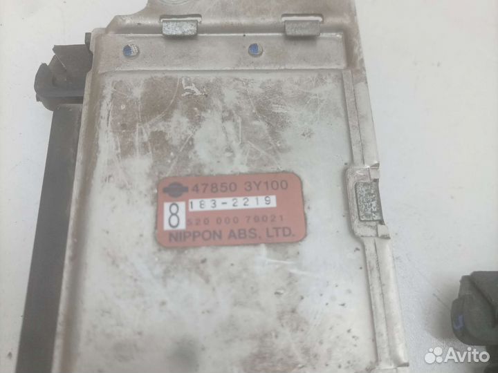 Блок управления ABS Nissan Maxima A33