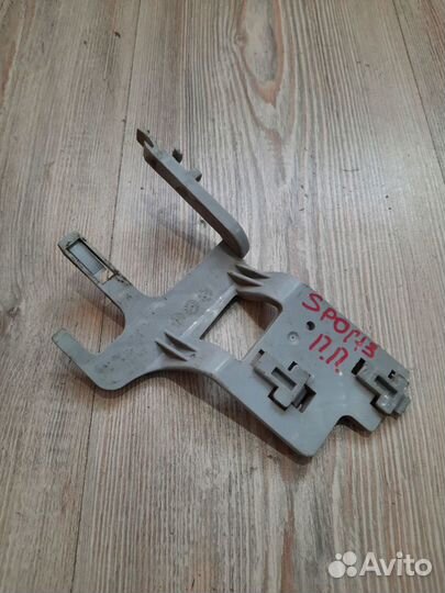 Крепление замка двери кронштейн Kia sportage 3 Пра