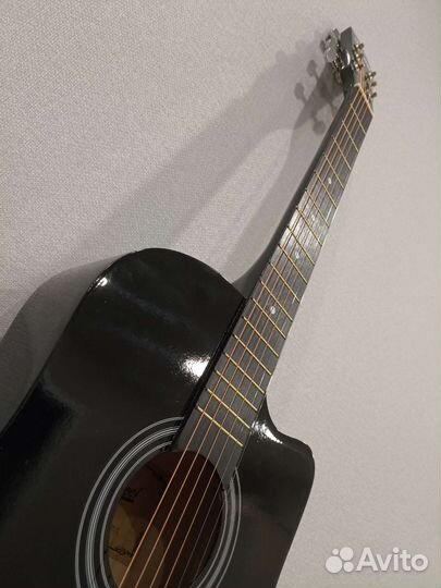 Акустическая гитара