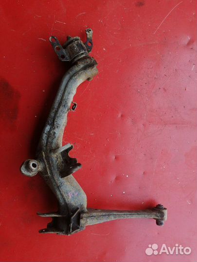 Рычаг подвески задний левый Toyota Avensis Т250