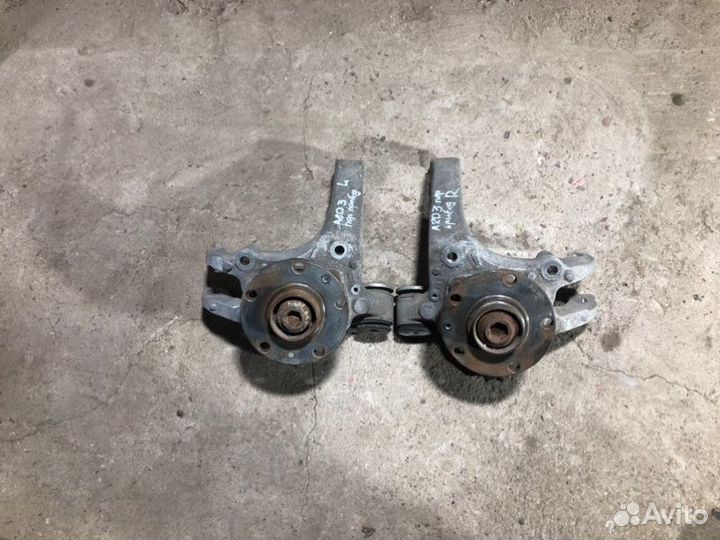 Кулак поворотный Audi A8 D3 6.0W12BTH 2005