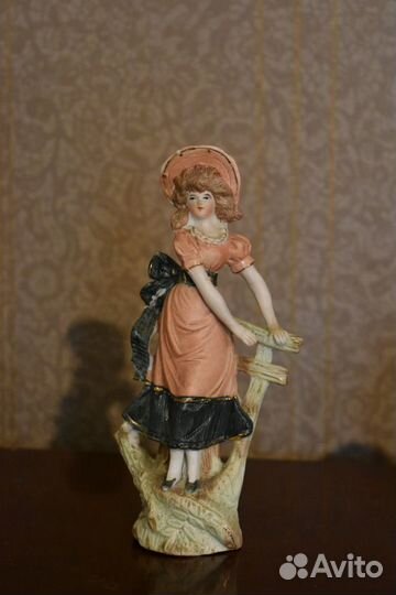 Фигурки фарфор разные